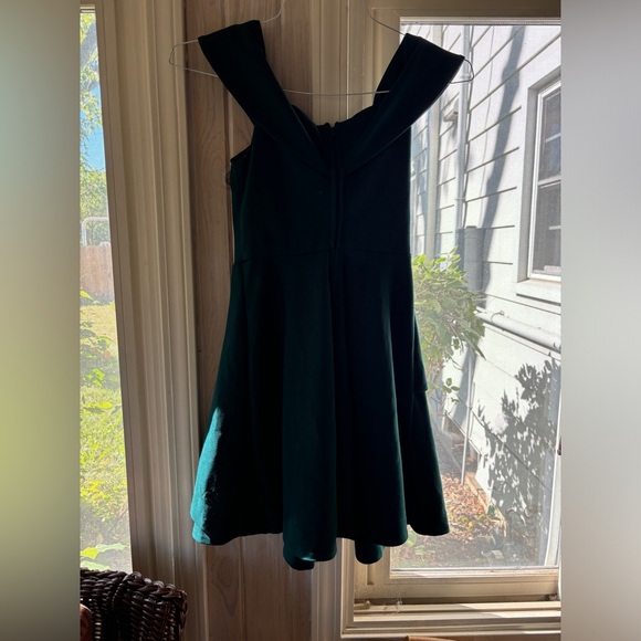 Speechless Short Green Formal Dress - Picture 2 of 5